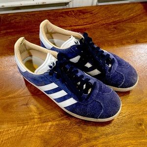 Adidas “Gazelle” in navy, size 9 (women’s) EUC